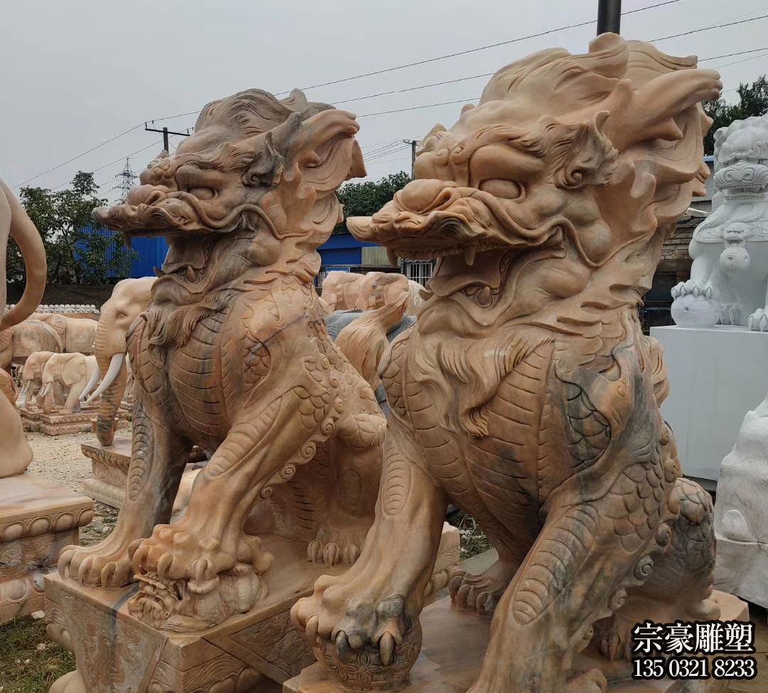 戶外廣場(chǎng)大型景觀黃蠟石石雕麒麟雕塑 戶外廣場(chǎng)大型景觀黃蠟石石雕麒麟雕塑