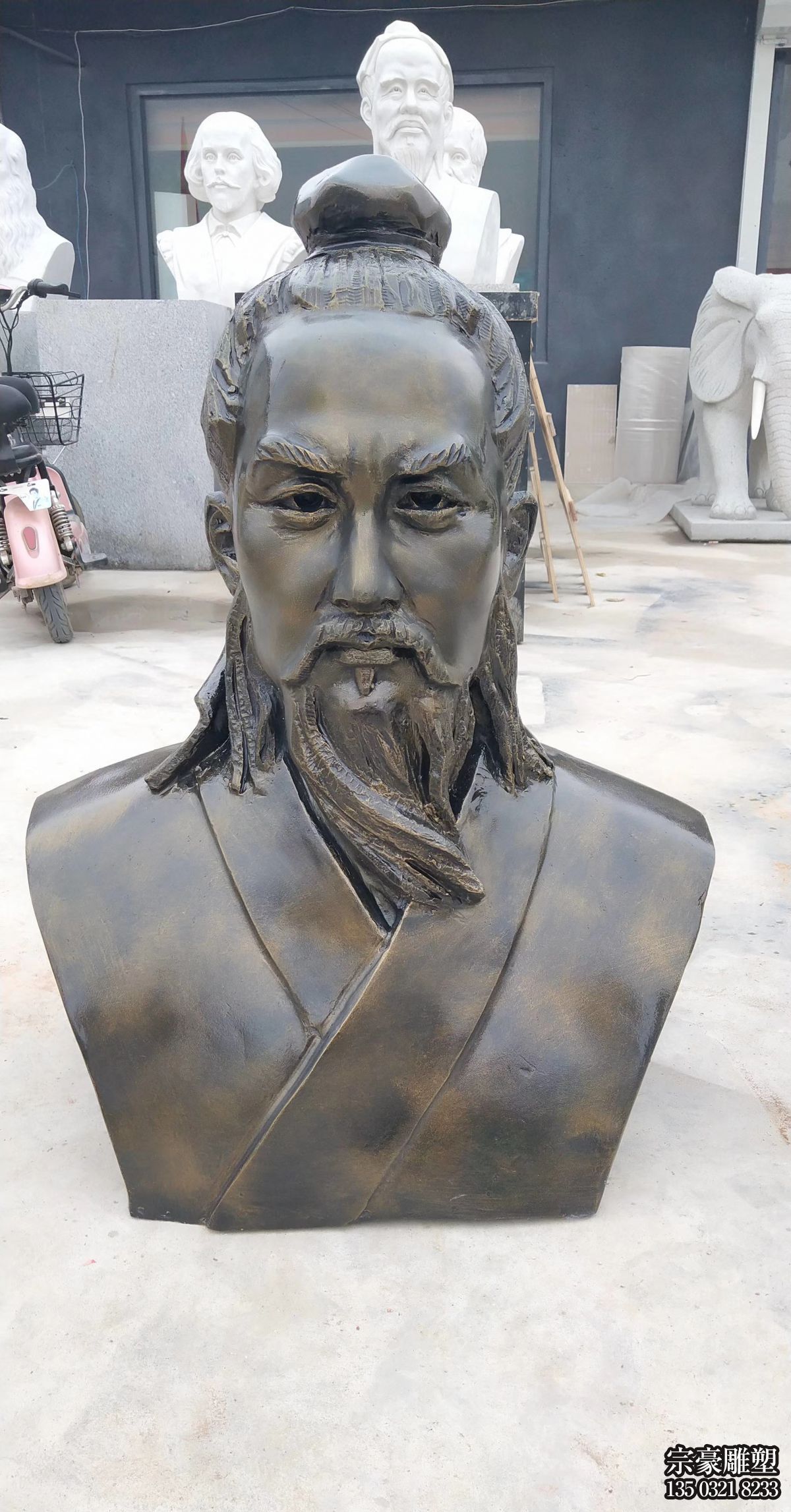 大學擺放玻璃鋼仿銅魯班頭像雕塑