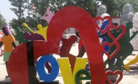 LOVE不銹鋼文字雕塑的加工與費用