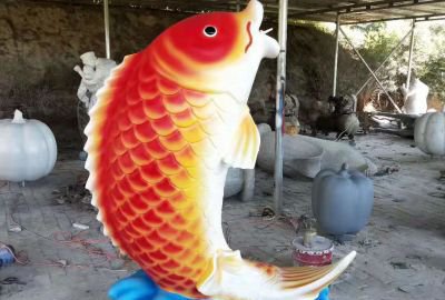 中國(guó)風(fēng)玻璃鋼彩繪鯉魚(yú)景觀雕塑